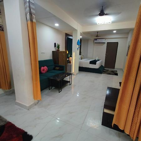 Hotel Small Daddy Plus Калангут Екстер'єр фото
