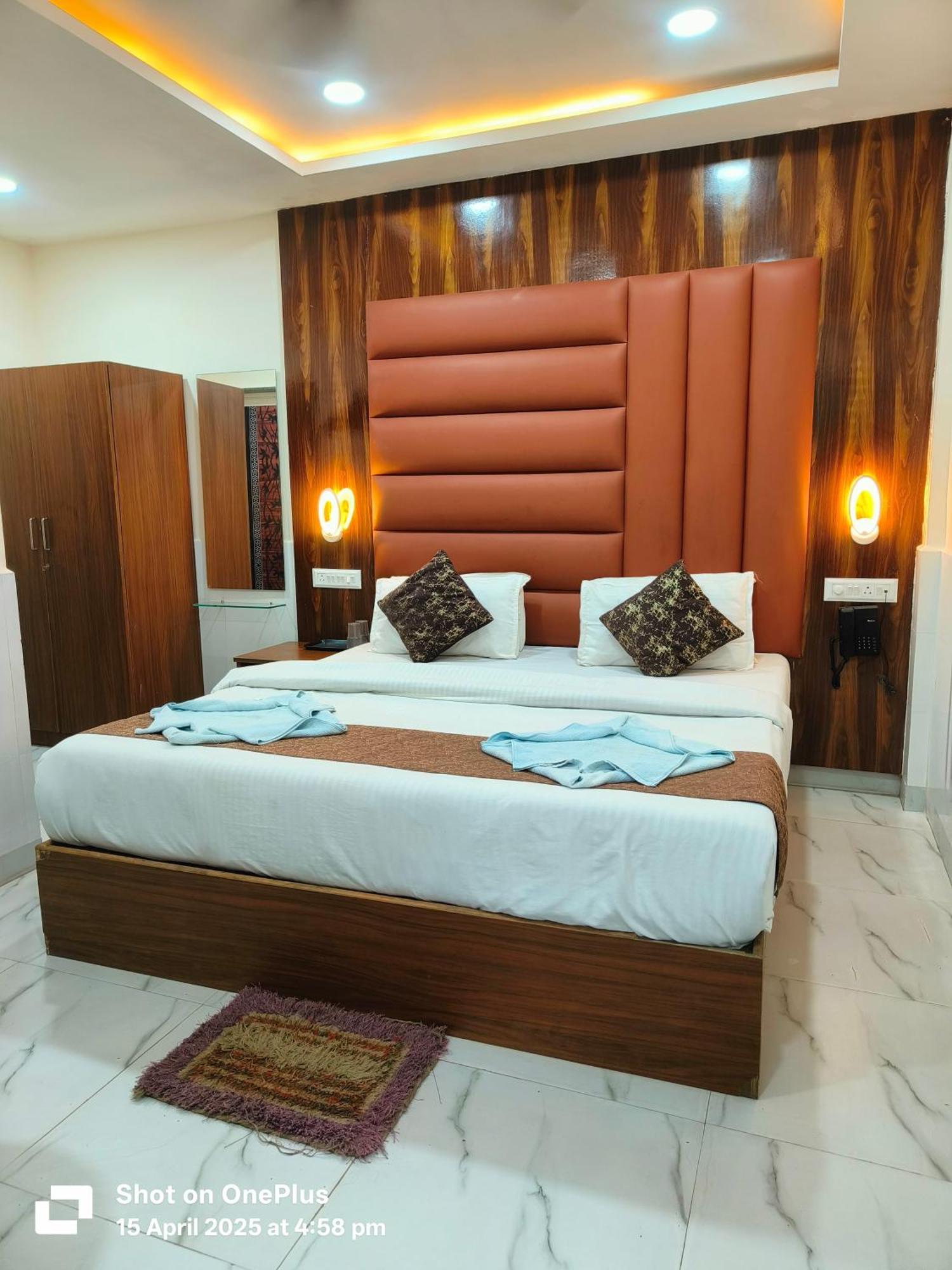 Hotel Small Daddy Plus Калангут Екстер'єр фото