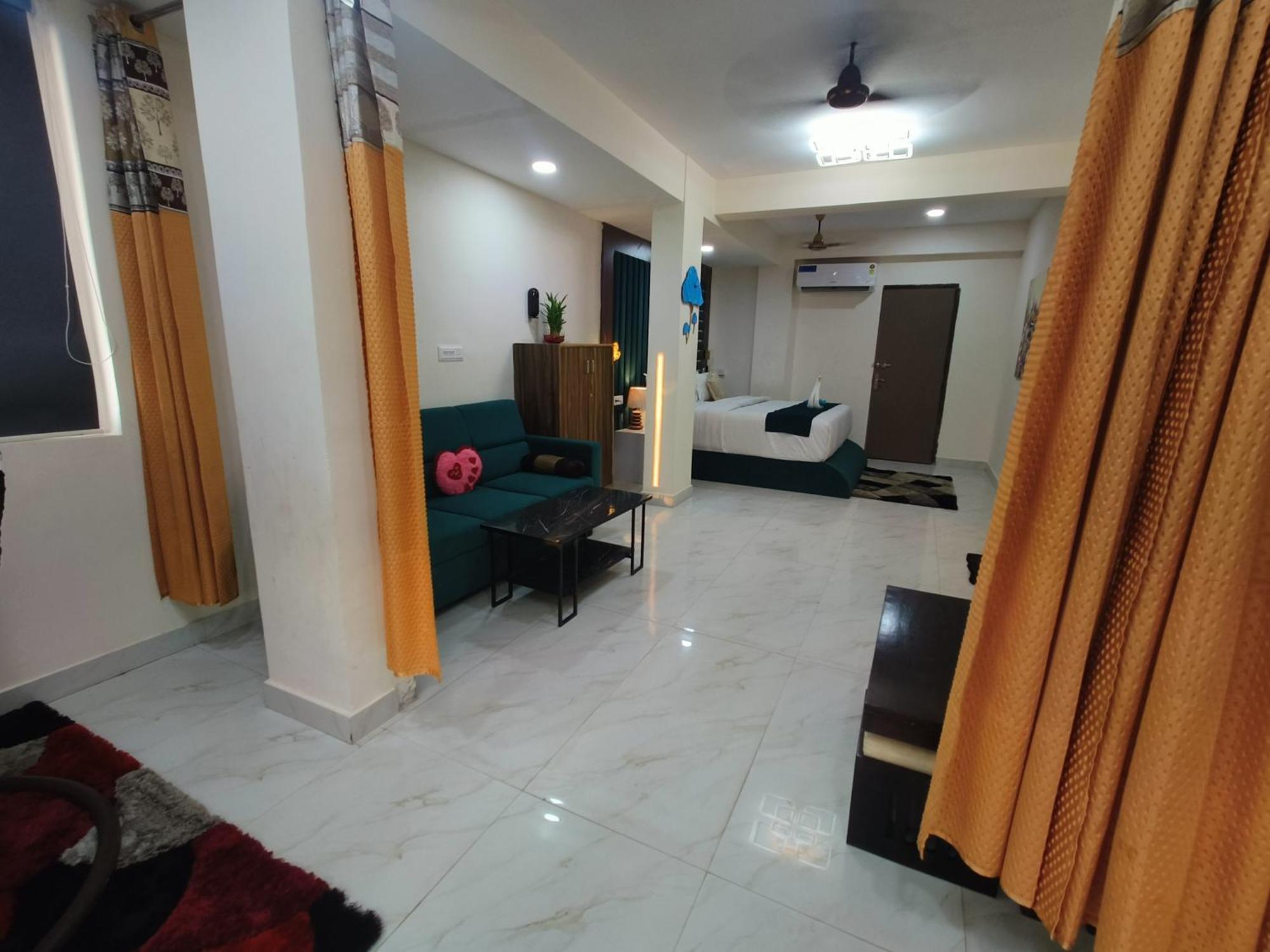 Hotel Small Daddy Plus Калангут Екстер'єр фото