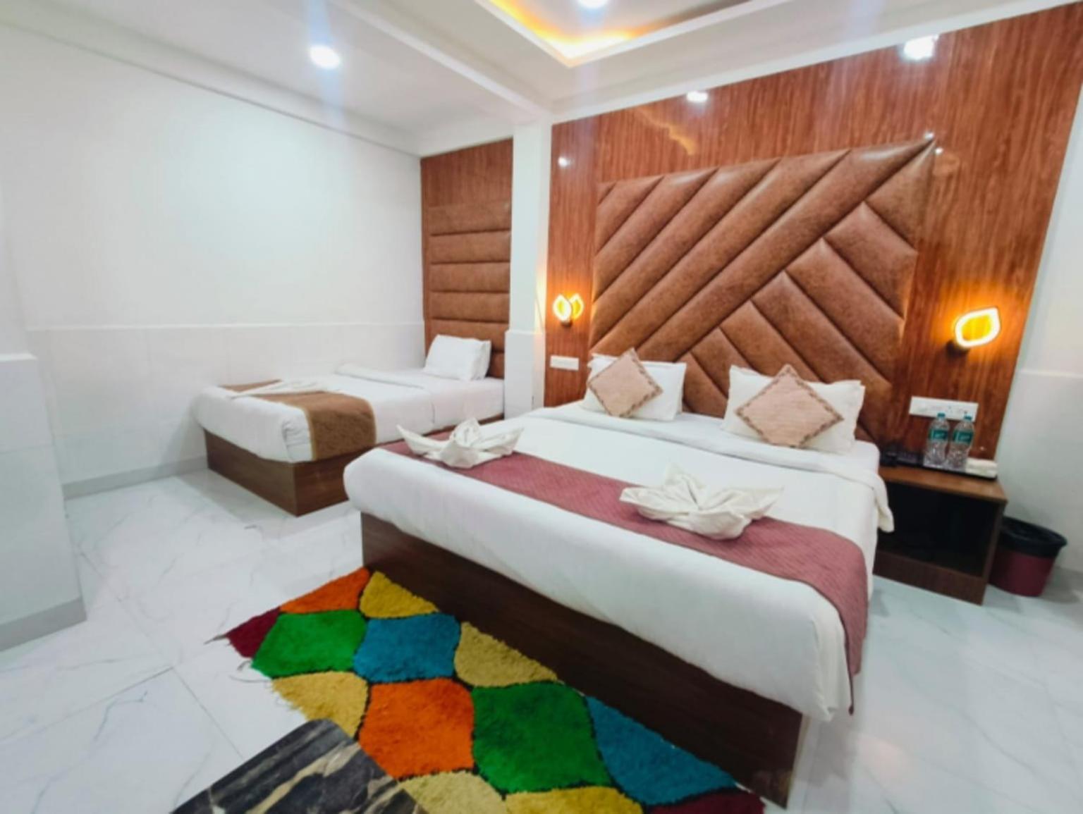 Hotel Small Daddy Plus Калангут Екстер'єр фото
