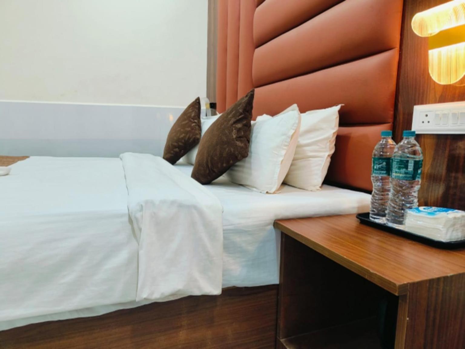 Hotel Small Daddy Plus Калангут Екстер'єр фото