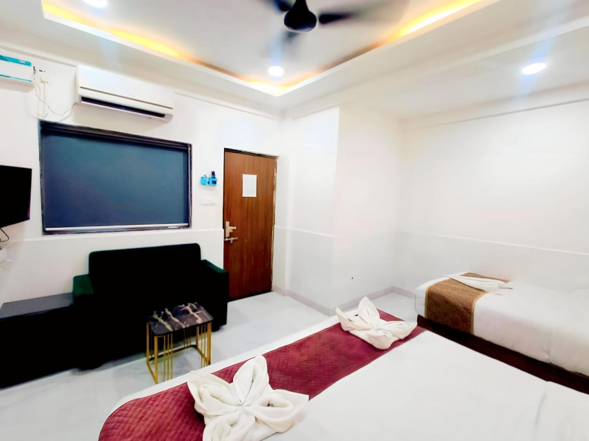 Hotel Small Daddy Plus Калангут Екстер'єр фото