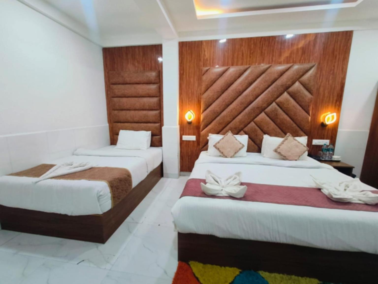 Hotel Small Daddy Plus Калангут Екстер'єр фото
