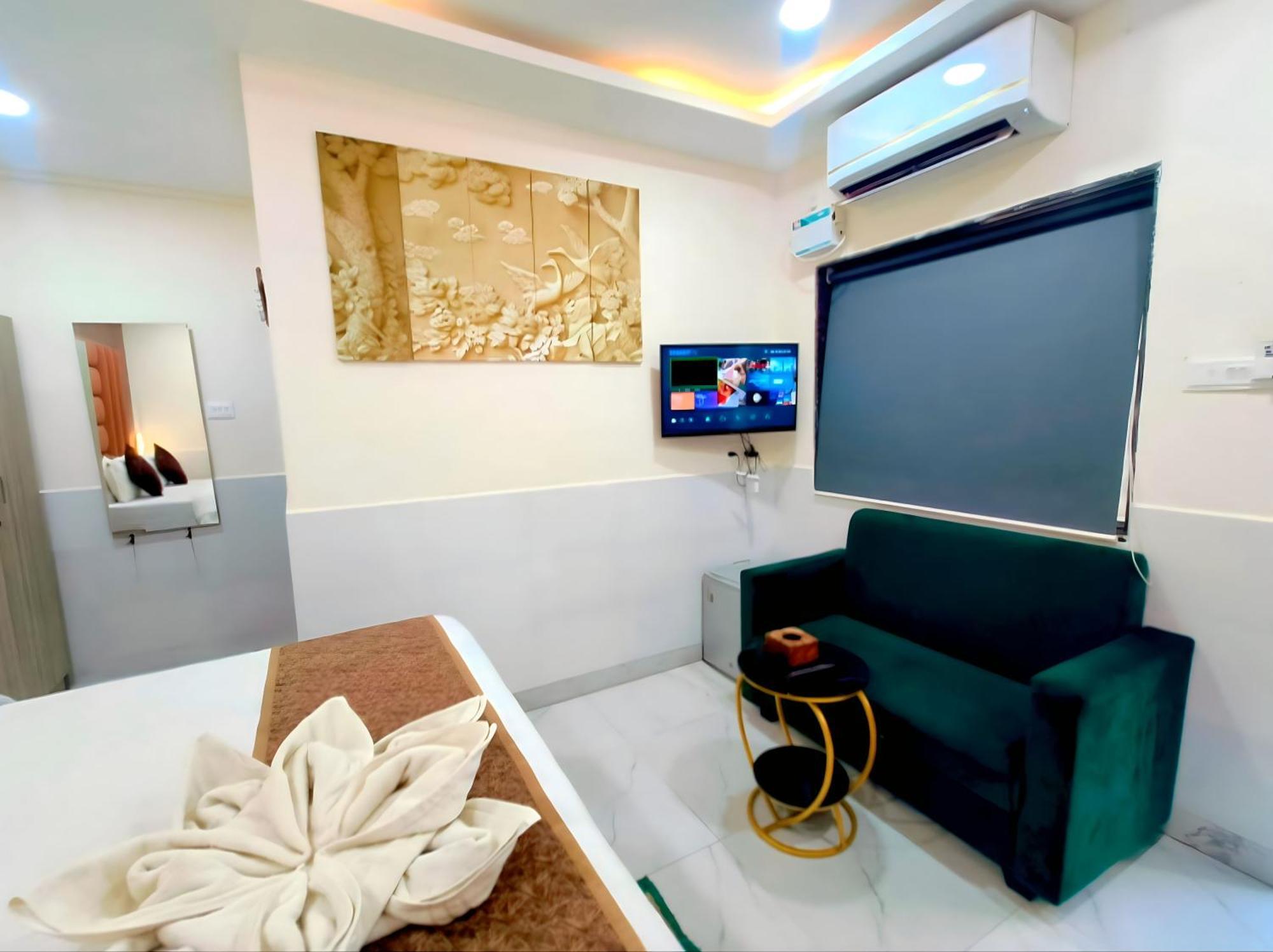 Hotel Small Daddy Plus Калангут Екстер'єр фото